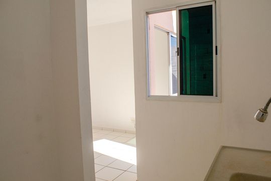 Cozinha de casa de condomínio à venda com 2 quartos, 76m² em Residencial Brisas do Cerrado, Goiânia