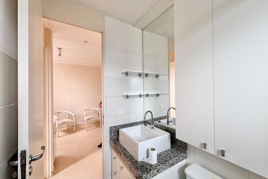 Banheiro de apartamento para alugar com 2 quartos, 53m² em Jardim Iris, São Paulo