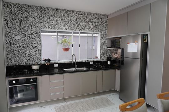 Cozinha de casa para alugar com 2 quartos, 150m² em Villas do Jaguari, Santana de Parnaíba