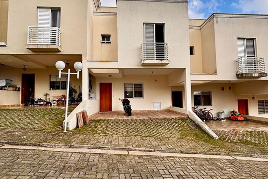 Fachada de casa de condomínio à venda com 3 quartos, 110m² em Parque Fernao Dias, Barueri
