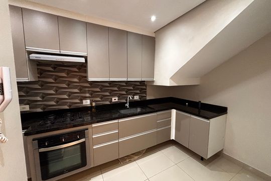 Cozinha de casa de condomínio à venda com 3 quartos, 110m² em Parque Fernao Dias, Barueri