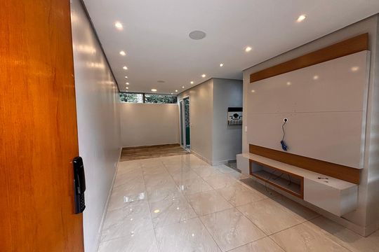 Sala de casa de condomínio à venda com 3 quartos, 110m² em Parque Fernao Dias, Barueri