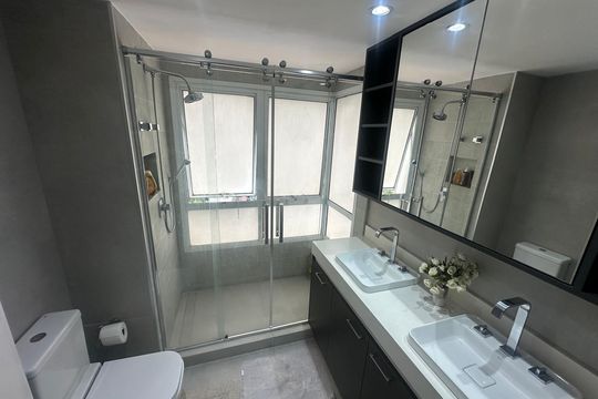Banheiro de apartamento à venda com 3 quartos, 173m² em Panamby, São Paulo
