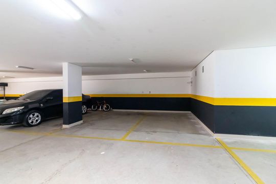 Garagem de casa de condomínio para alugar com 3 quartos, 66m² em Santana, São Paulo