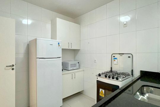 Cozinha de apartamento para alugar com 1 quarto, 45m² em Sumaré, São Paulo