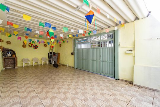 Garagem  de casa à venda com 3 quartos, 116m² em Vila Missionaria, São Paulo