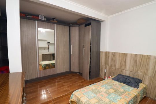 Quarto 2 de casa à venda com 5 quartos, 210m² em Vila Nova, Porto Alegre