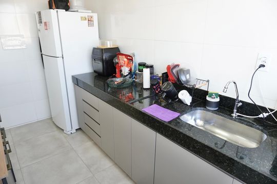 Cozinha de apartamento à venda com 2 quartos, 70m² em Jardim Industrial, Contagem