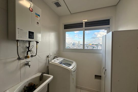 Área de Serviço de apartamento para alugar com 3 quartos, 74m² em Jardim Tupanci, Barueri