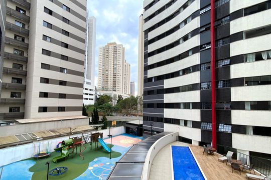 Vista da Sala de apartamento para alugar com 3 quartos, 87m² em Vila da Serra, Nova Lima