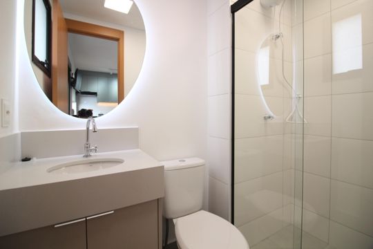 Banheiro de kitnet/studio para alugar com 1 quarto, 24m² em Centro, Osasco