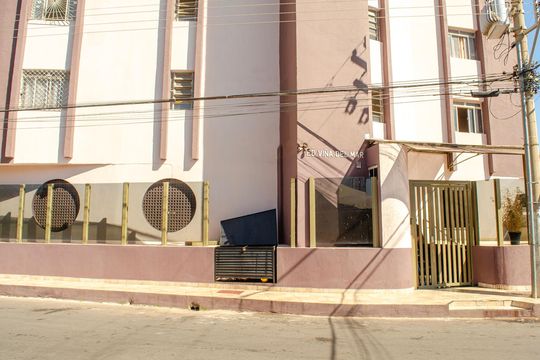 Fachada e portaria de apartamento para alugar com 3 quartos, 114m² em Setor Central, Goiânia