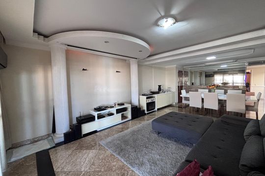 Sala de apartamento à venda com 5 quartos, 217m² em Recreio dos Bandeirantes, Rio de Janeiro