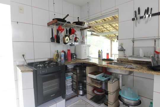 Cozinha de casa para alugar com 6 quartos, 236m² em Caravelas, Cabo Frio