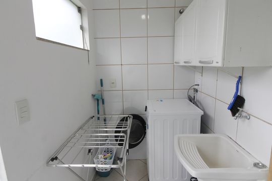 Área de Serviço de casa para alugar com 6 quartos, 236m² em Caravelas, Cabo Frio