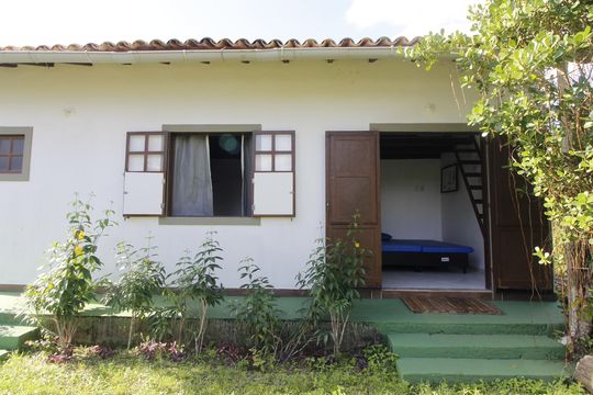 Área externa de casa para alugar com 6 quartos, 236m² em Caravelas, Cabo Frio