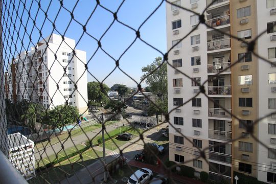 Vista da varanda da sala de apartamento à venda com 2 quartos, 50m² em Anil, Rio de Janeiro