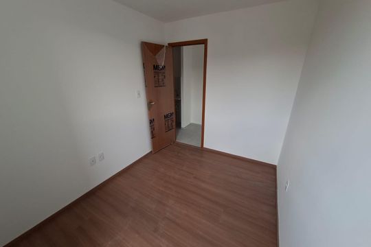 Quarto 2 de apartamento para alugar com 2 quartos, 58m² em Rio do Ouro, São Gonçalo