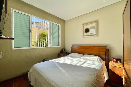 Casa à venda com 4 quartos, 320m² em Aparecida, Belo Horizonte