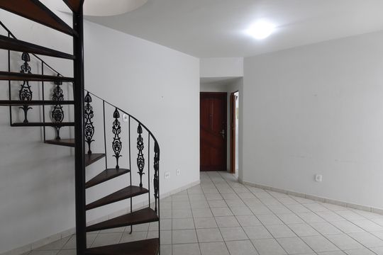 Sala 1 de apartamento para alugar com 4 quartos, 125m² em Vila Nova, Cabo Frio
