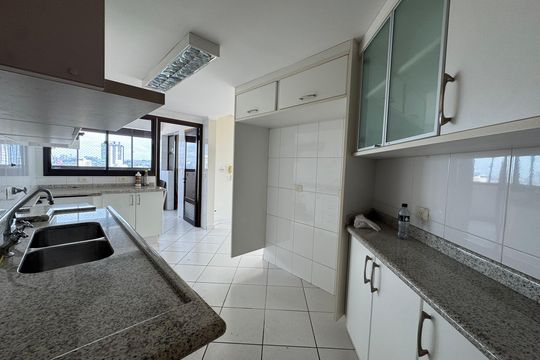 Cozinha de apartamento à venda com 5 quartos, 492m² em Vila Campesina, Osasco