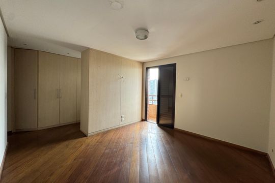 Suíte master de apartamento à venda com 5 quartos, 492m² em Vila Campesina, Osasco