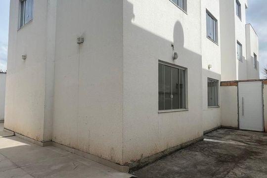 Área externa de apartamento para alugar com 2 quartos, 60m² em Minas Caixa, Belo Horizonte