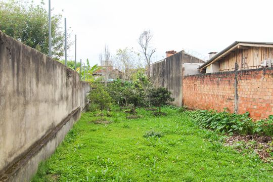 Área externa de casa à venda com 6 quartos, 550m² em Marechal Rondon, Canoas