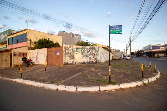 Fachada de casa à venda com 3 quartos, 233m² em Riacho Fundo Ii, Brasília