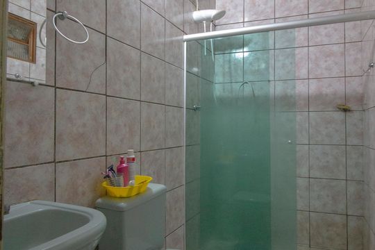 Banheiro da suíte de casa à venda com 3 quartos, 233m² em Riacho Fundo Ii, Brasília