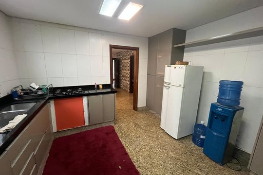 Cozinha de casa para alugar com 3 quartos, 1000m² em Real Parque, São Paulo
