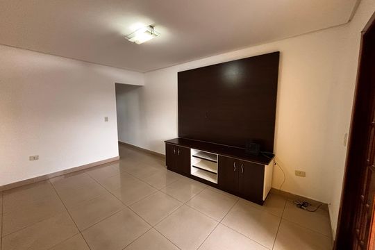 Sala de casa à venda com 3 quartos, 180m² em Jardim Graziela, Barueri