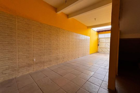 Garagem de casa à venda com 3 quartos, 180m² em Jardim Graziela, Barueri