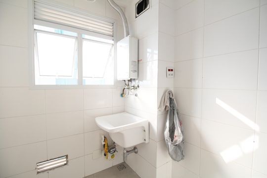 Área de Serviço de apartamento para alugar com 3 quartos, 84m² em Parque Reboucas, São Paulo