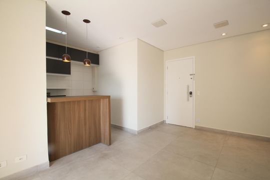Sala de apartamento para alugar com 3 quartos, 84m² em Parque Reboucas, São Paulo