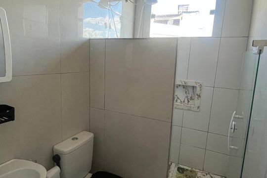 Banheiro 1 de kitnet/studio para alugar com 1 quarto, 30m² em Freguesia (ilha do Governador), Rio de Janeiro