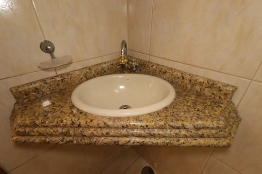 Banheiro Social - Pia de casa para alugar com 4 quartos, 454m² em Jardim Las Vegas, Santo André
