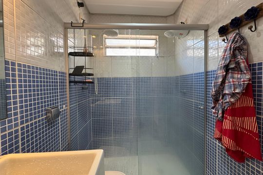 Banheiro de apartamento à venda com 2 quartos, 74m² em Presidente Altino, Osasco