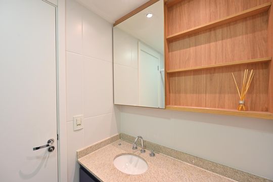 Banheiro Social de kitnet/studio para alugar com 1 quarto, 31m² em Vila Clementino, São Paulo