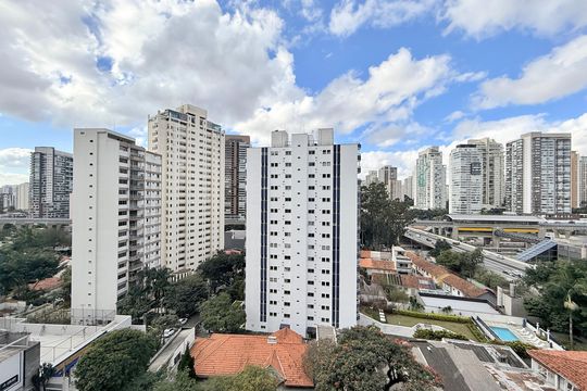 Vista  de apartamento para alugar com 1 quarto, 27m² em Campo Belo, São Paulo