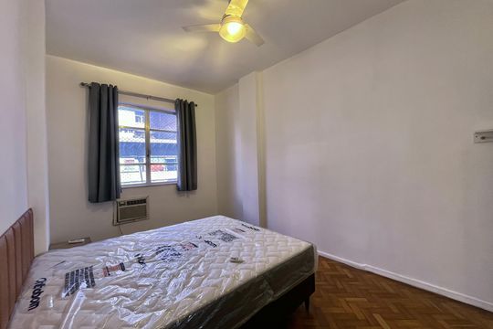 Quarto 1 de apartamento para alugar com 2 quartos, 93m² em Leblon, Rio de Janeiro