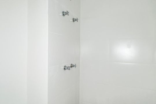 Banheiro de kitnet/studio à venda com 1 quarto, 24m² em Vila Congonhas, São Paulo