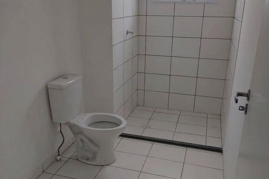 Banheiro de apartamento para alugar com 2 quartos, 49m² em Jardim da Laranjeira (Zona Leste), São Paulo