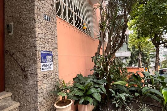Placa  de apartamento à venda com 3 quartos, 121m² em Leblon, Rio de Janeiro