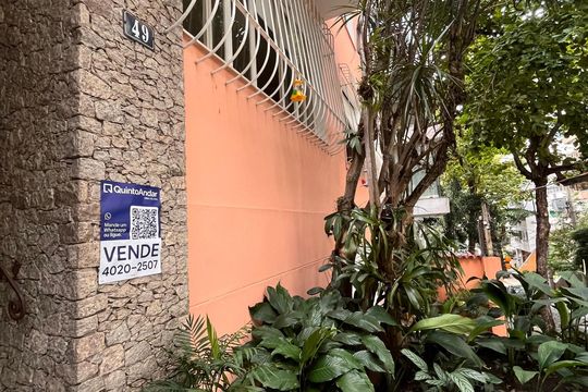 Fachada  de apartamento à venda com 3 quartos, 121m² em Leblon, Rio de Janeiro