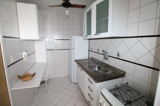 Cozinha de apartamento para alugar com 2 quartos, 65m² em Jardim das Colinas, São José dos Campos