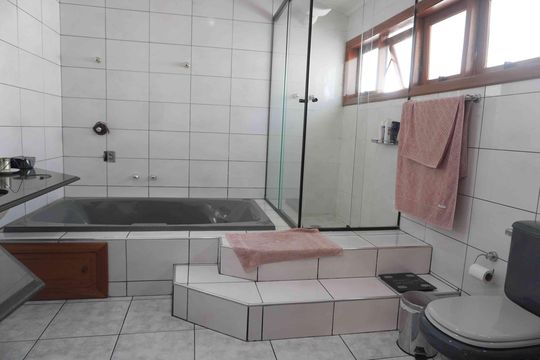 Casa de Condomínio para alugar com 4 quartos, 333m² em Morada dos Pinheiros (aldeia da Serra), Barueri