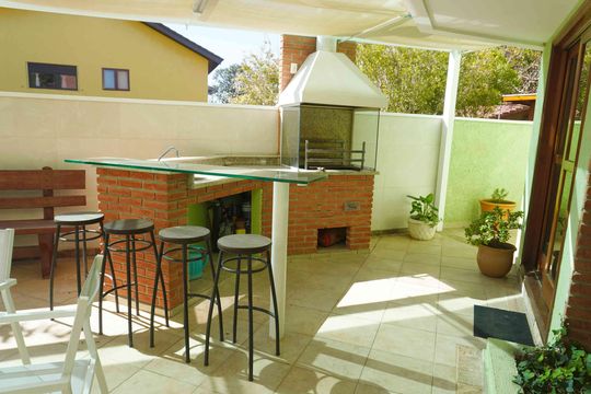 Casa de Condomínio para alugar com 4 quartos, 333m² em Morada dos Pinheiros (aldeia da Serra), Barueri