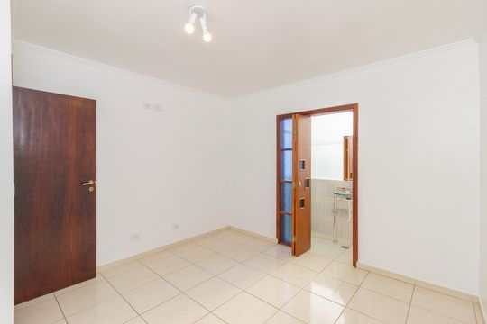 Quarto 2 de casa à venda com 2 quartos, 180m² em Vila Sao Vicente, São Paulo