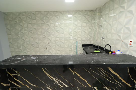 Cozinha de apartamento para alugar com 1 quarto, 40m² em Piatã, Salvador